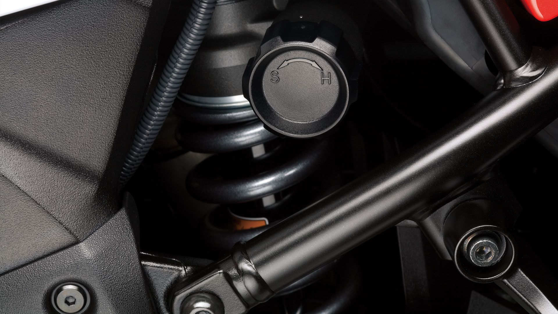 SUZUKI V STROM 1050XT Szabályozható felfüggesztés kiváló kerékválasztással 61