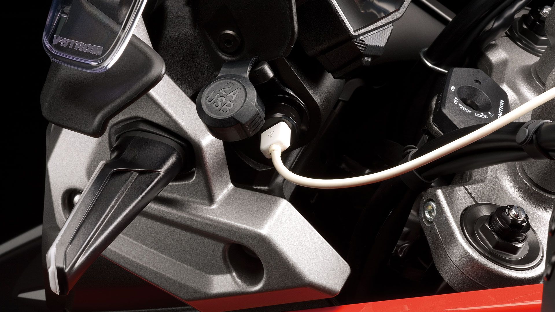 SUZUKI V STROM 1050XT USB csatlakozás 61