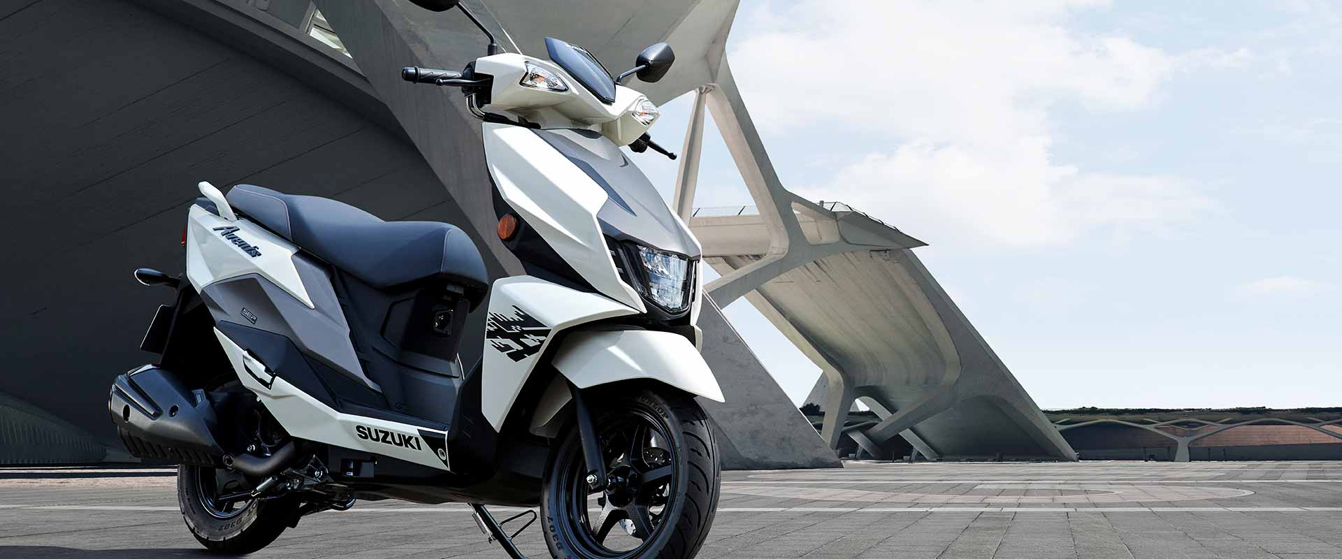 Suzuki Avenis 125 action 20