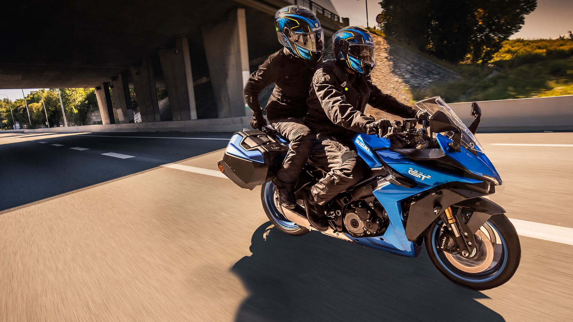 Suzuki GSX S1000GT slider 4 1 B 4